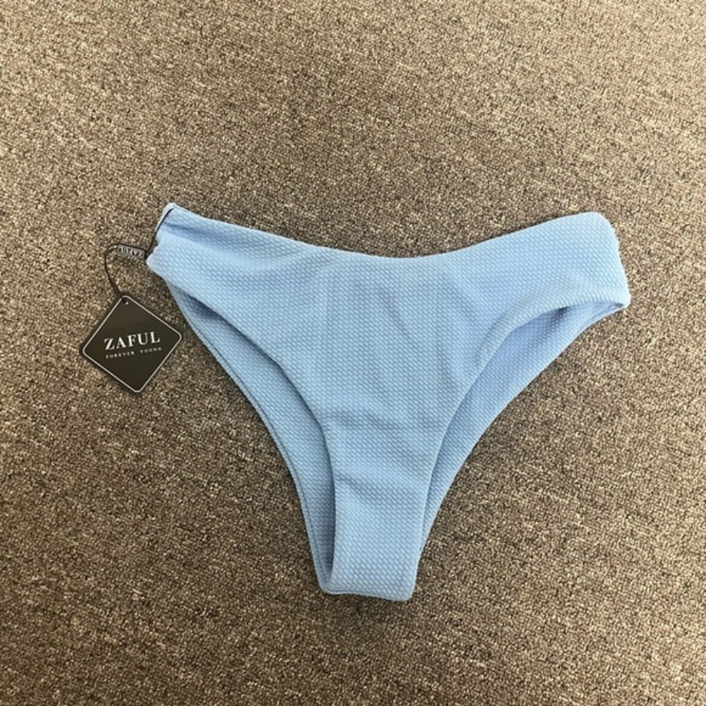 NWT Zaful Bikini Bottom With Flaw M/6